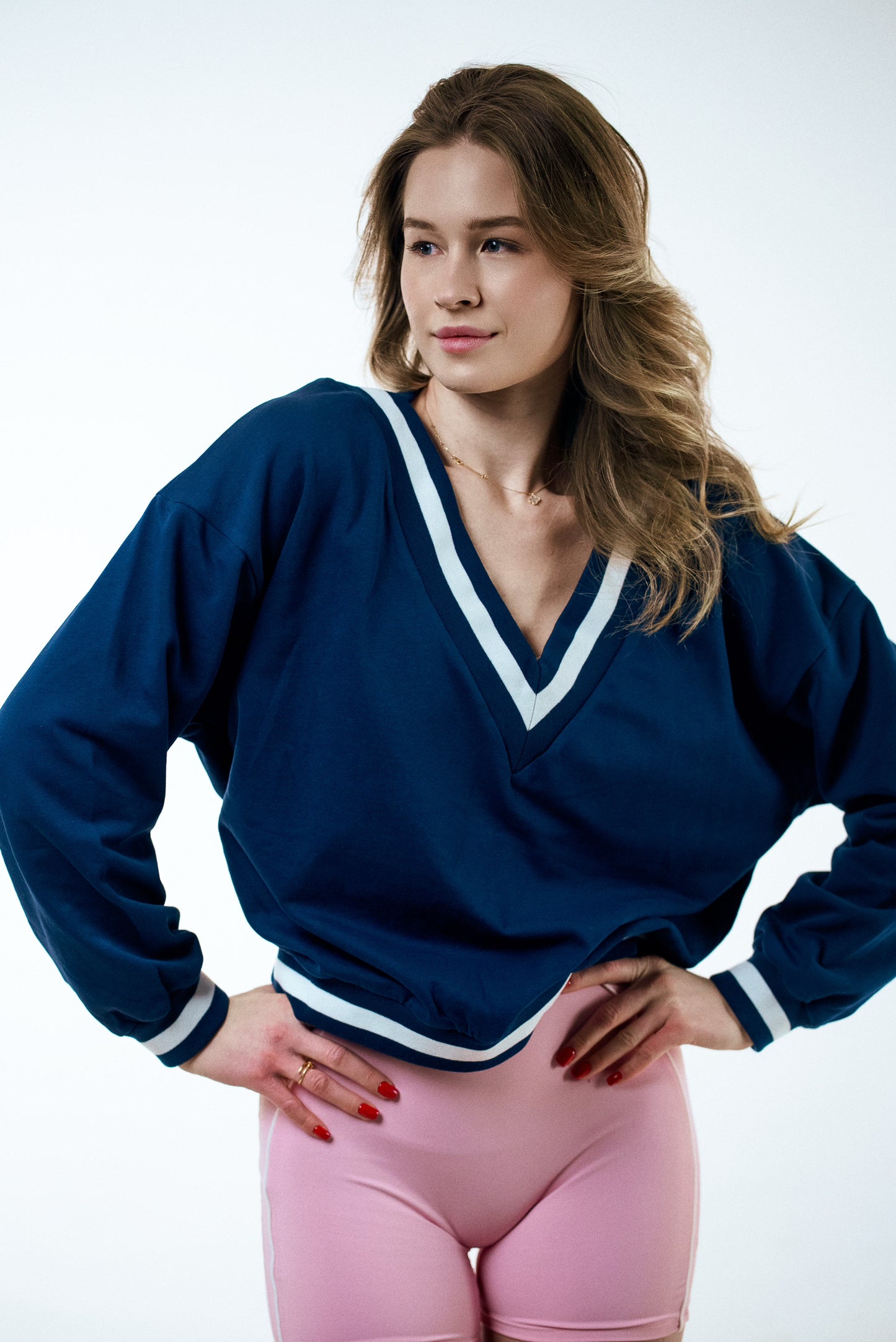 Club V Pullover